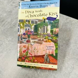 Book: The Diva Steals a Chocolate Kiss by Krista Davis